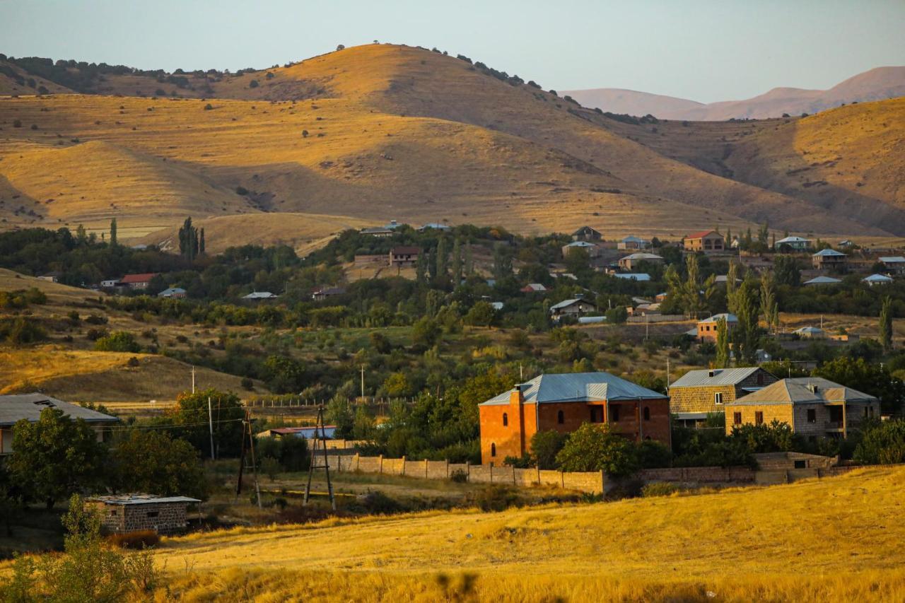 Zove Rural Cottage With Garden Views K'arashamb Dış mekan fotoğraf