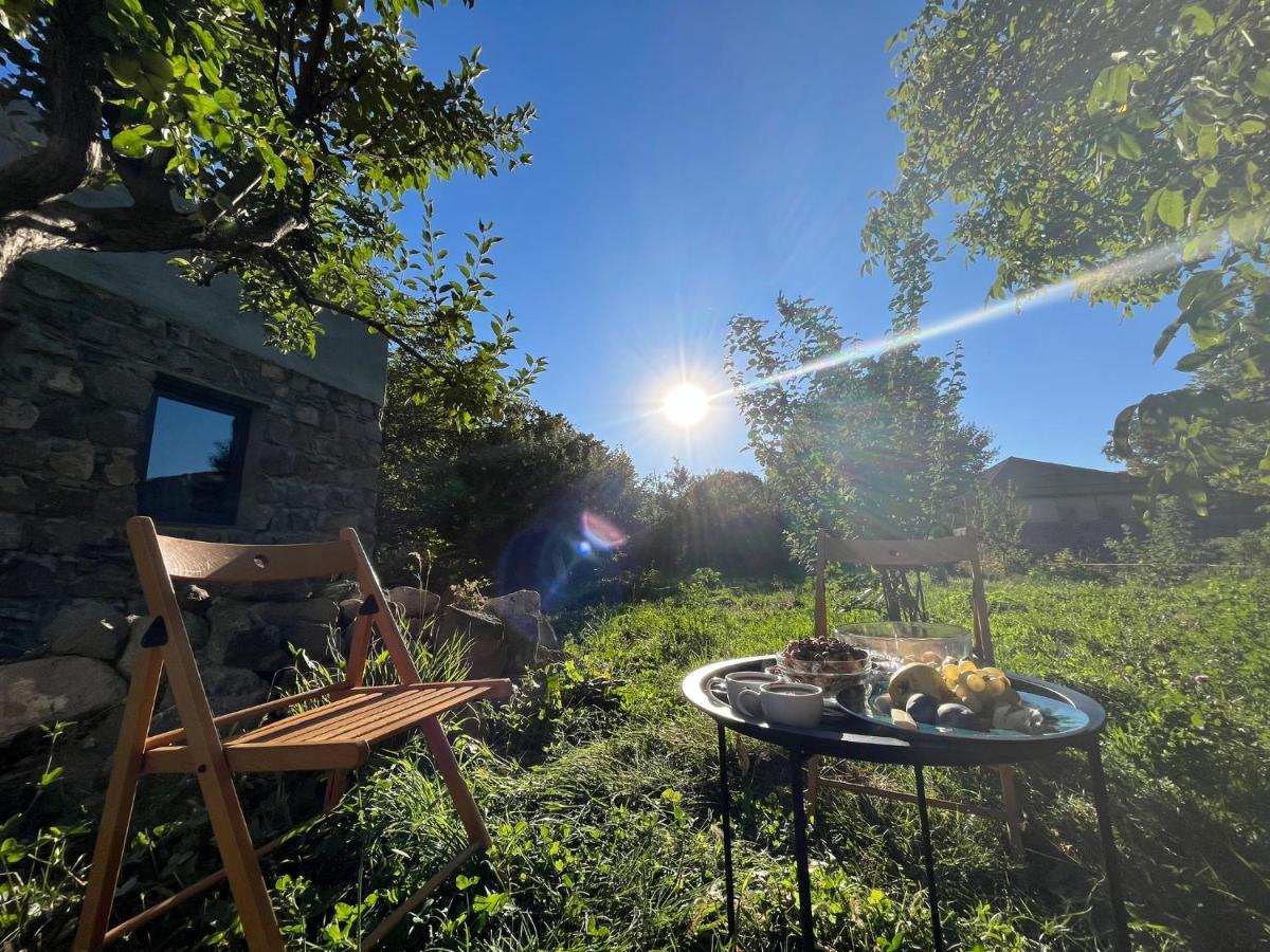 Zove Rural Cottage With Garden Views K'arashamb Dış mekan fotoğraf