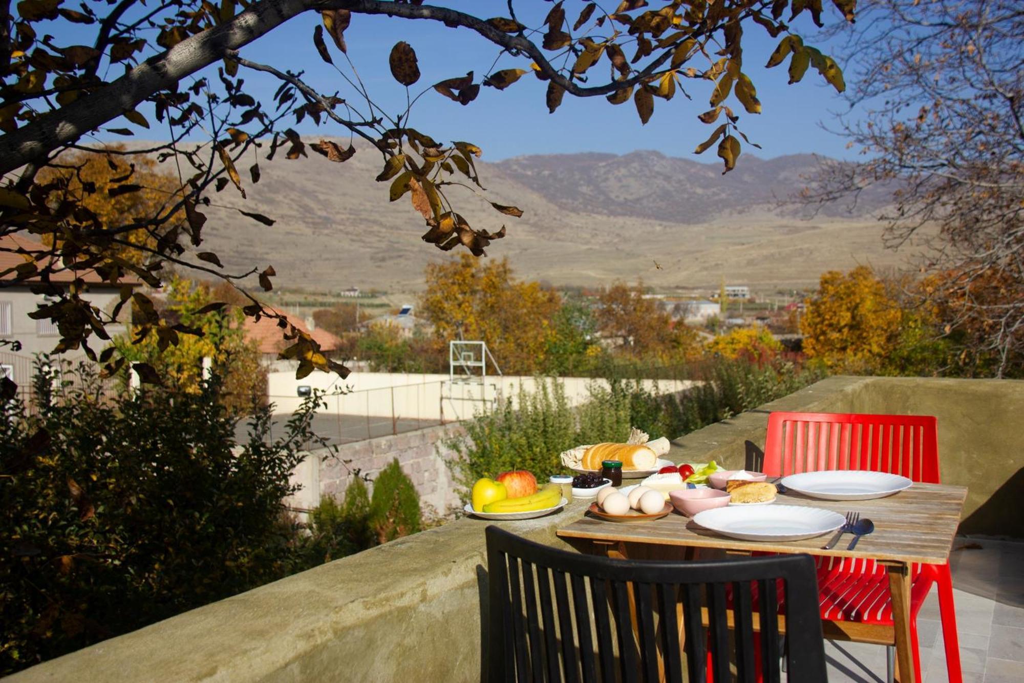 Zove Rural Cottage With Garden Views K'arashamb Dış mekan fotoğraf
