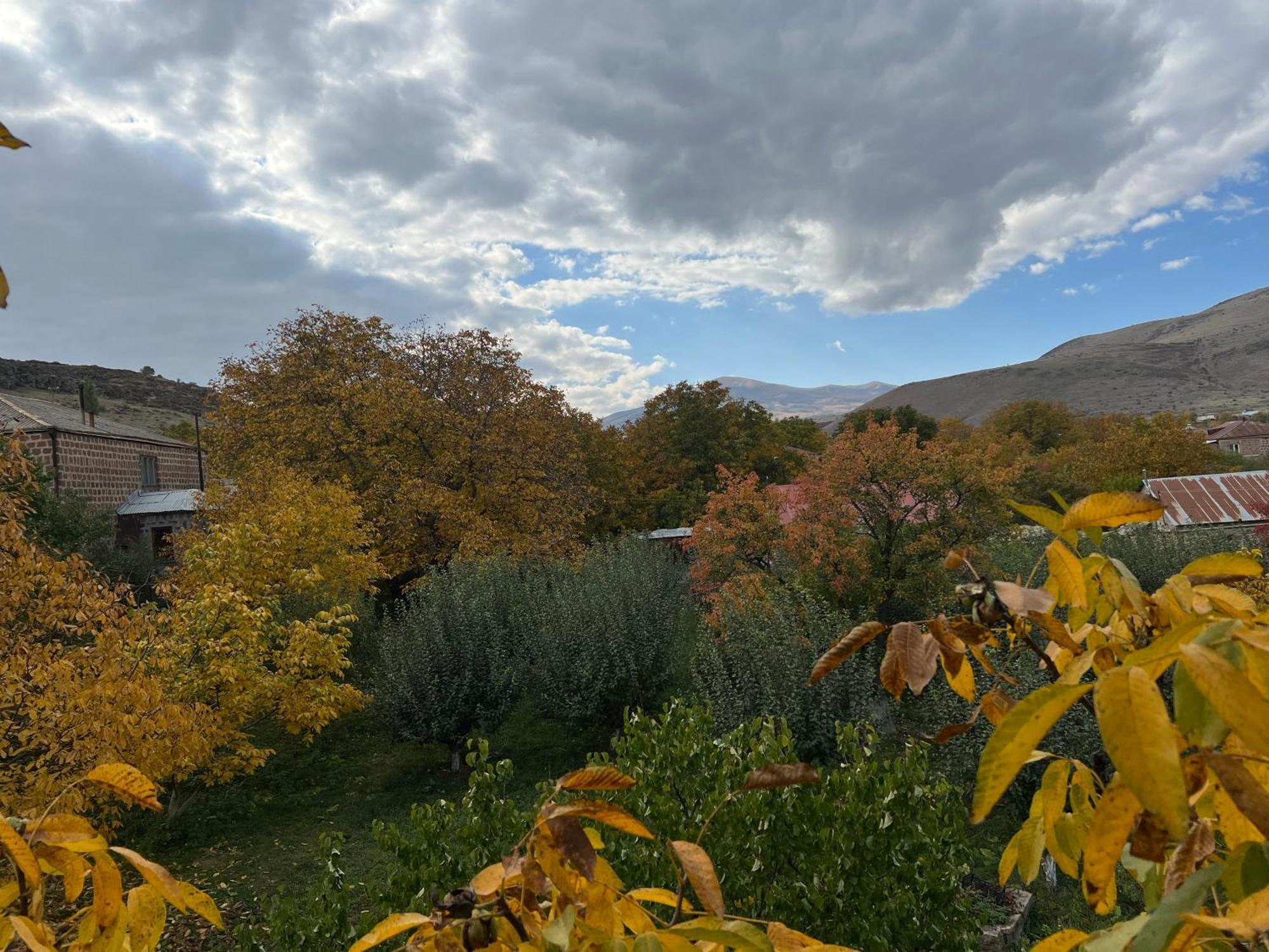 Zove Rural Cottage With Garden Views K'arashamb Dış mekan fotoğraf